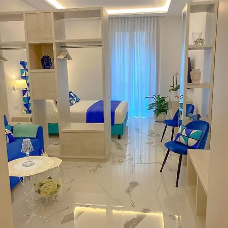 Lux Bed & Breakfast 4*