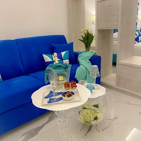 Lux Oda ve Kahvaltı 4*