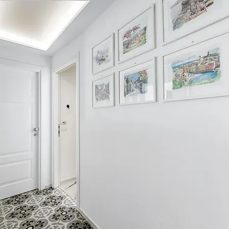 Lux Bed & Breakfast 4*